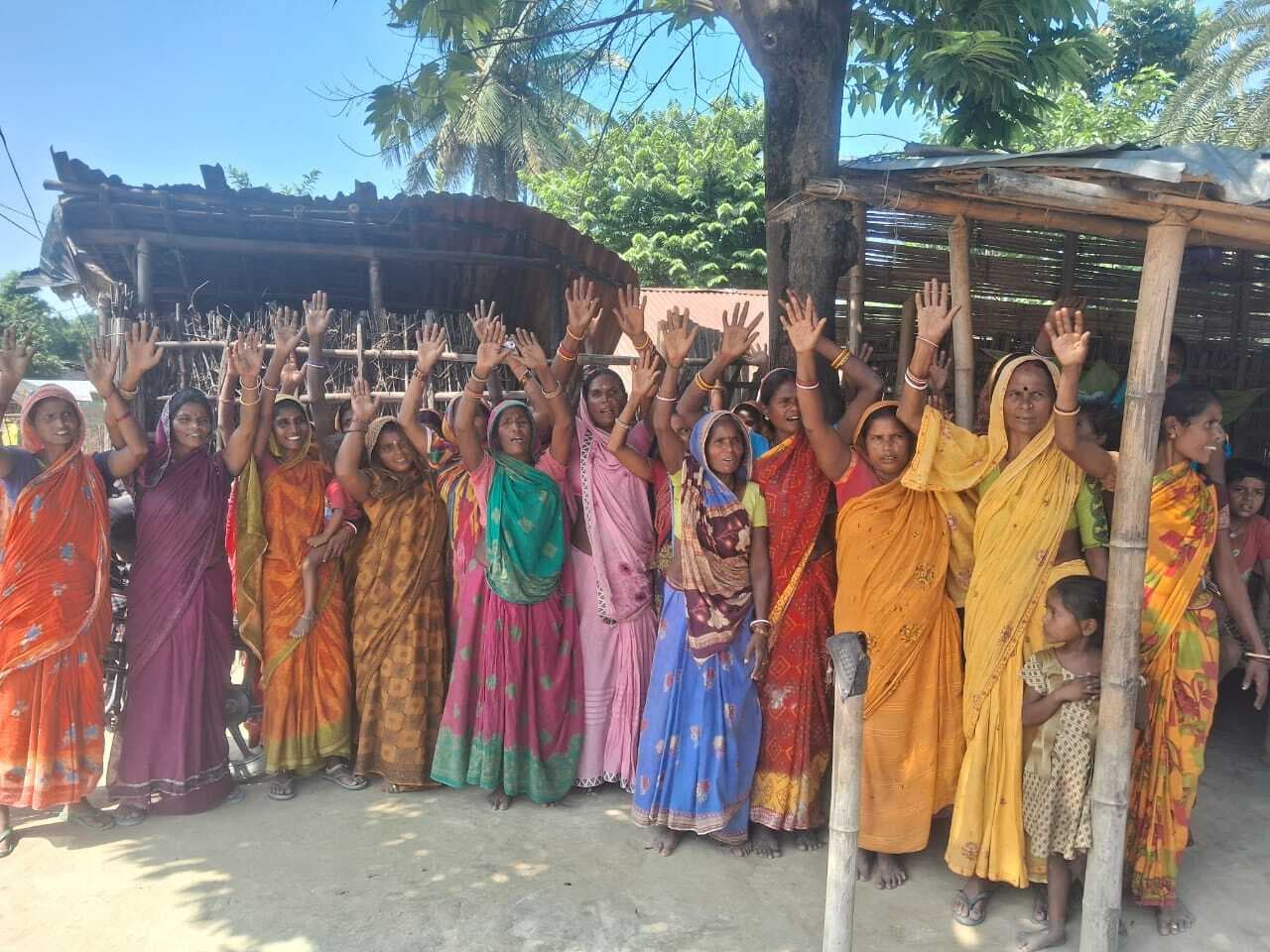 शराब धंधा बंद कराने पहुंची जीविका दीदियों से दुर्व्यवहार