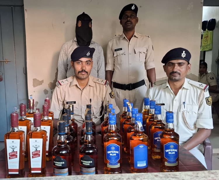 19.5 लीटर विदेशी शराब क साथ मधेपुरा का तस्कर गिरफ्तार