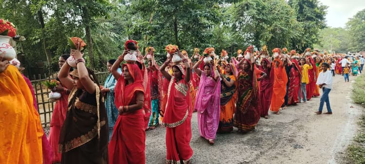 श्रीराम कथा व दुर्लभ सत्संग को लेकर निकाली गई कलश यात्रा