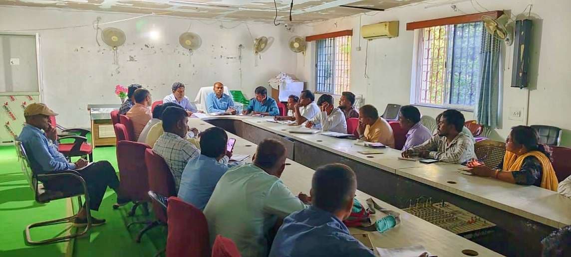 आवास निर्माण कार्य में लापरवाही बर्दाश्त नहीं : बीडीओ