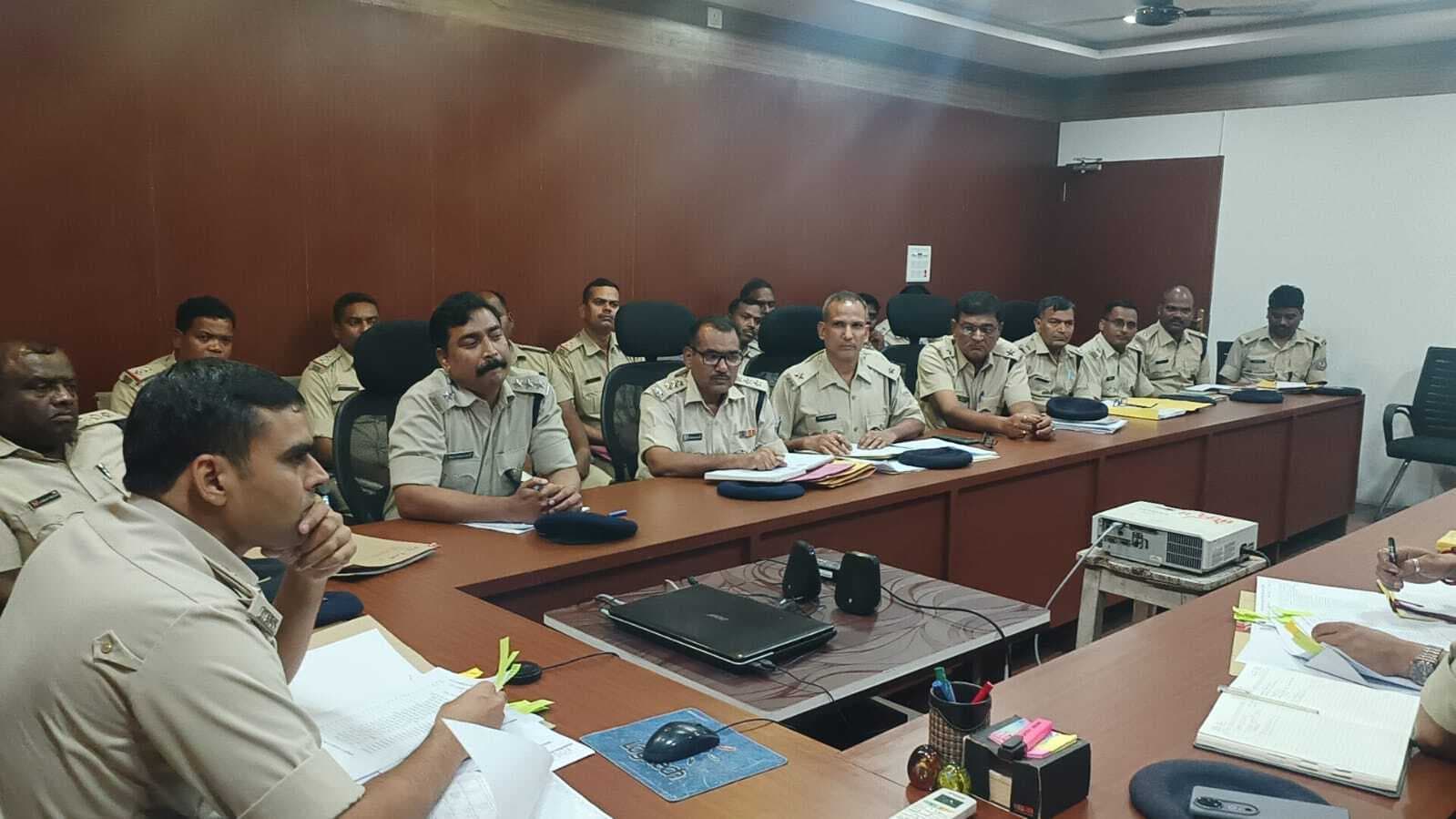 Deoghar News : केवल कार्रवाई नहीं, साइबर अपराध की पूरी चेन तोड़ना लक्ष्य : एसपी