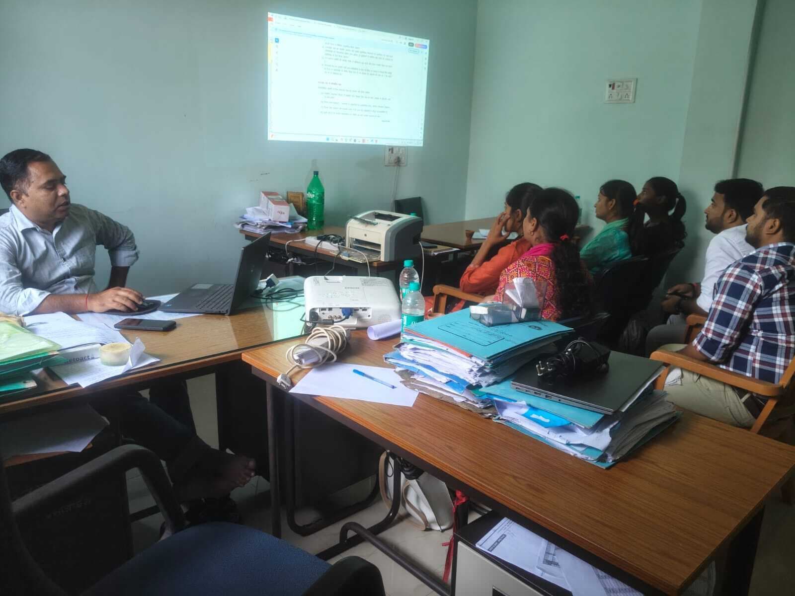 सामुदायिक स्वास्थ्य पदाधिकारी को आरोग्य मंदिर की सेवाओं की दी जानकारी