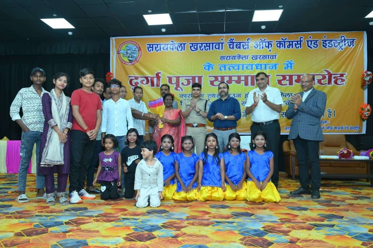 Seraikela Kharsawan News  : दीपावली व छठ शांति से मनायें : उपायुक्त