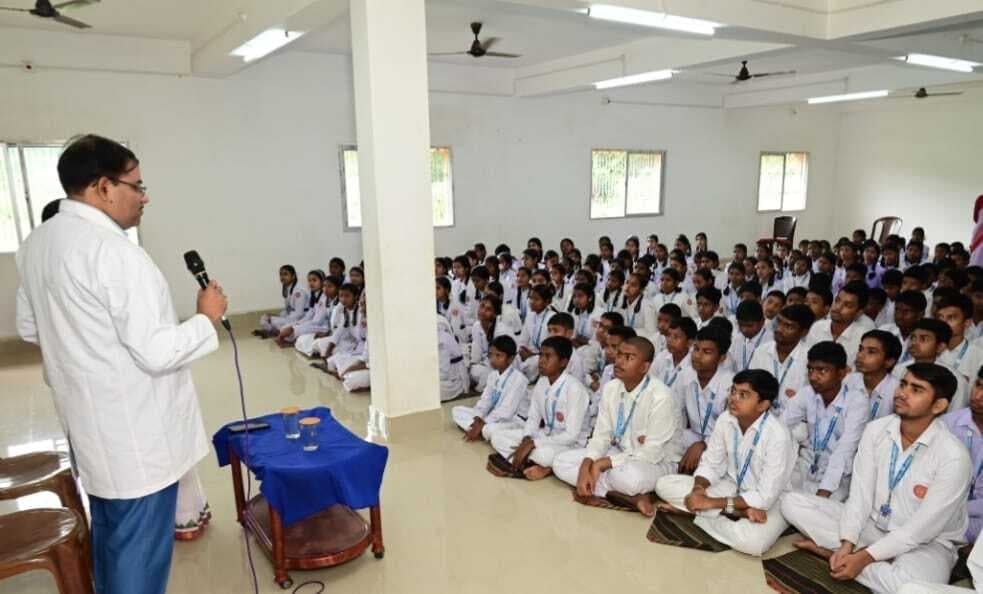 Chaibasa News : मानसिक स्वास्थ्य ठीक रहने से कार्यक्षमता बढ़ती है: डॉ चटर्जी