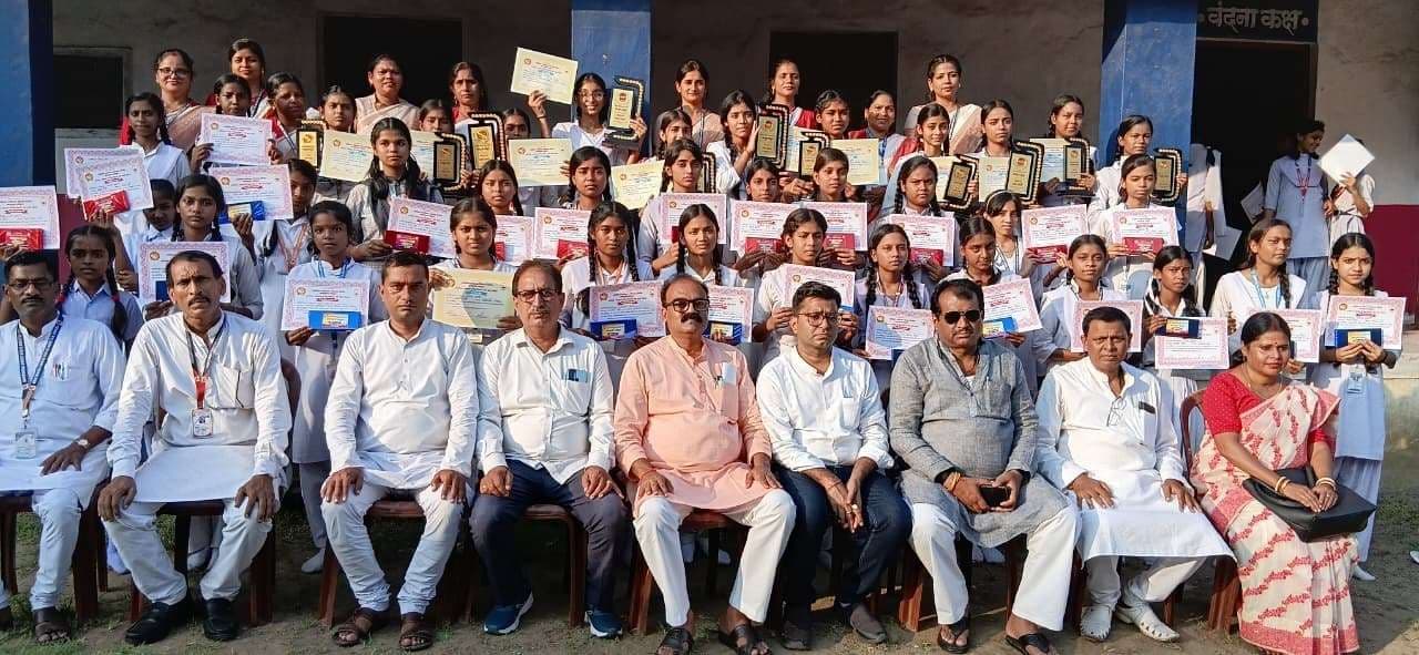 Bokaro News : छात्राओं के लिए बालिका व्यक्तित्व विकास शिविर आयोजित