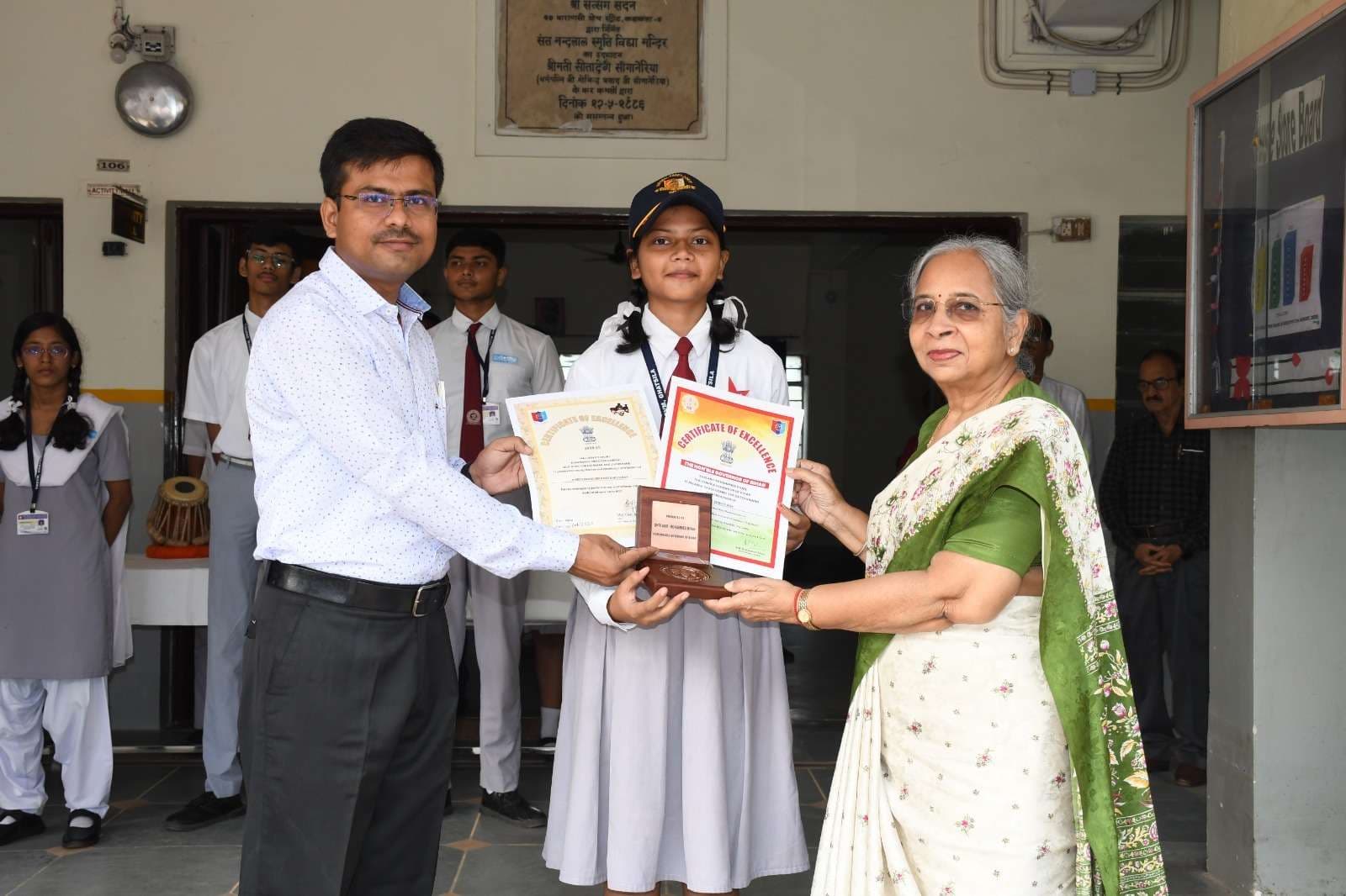 East Singhbhum News : घाटशिला की श्रुति रॉय को बिहार के राज्यपाल ने किया सम्मानित