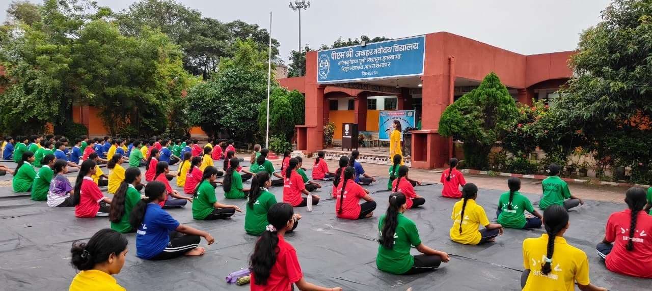 East Singhbhum News : मानसिक समस्याओं पर खुलकर बात करें : डॉ रतन