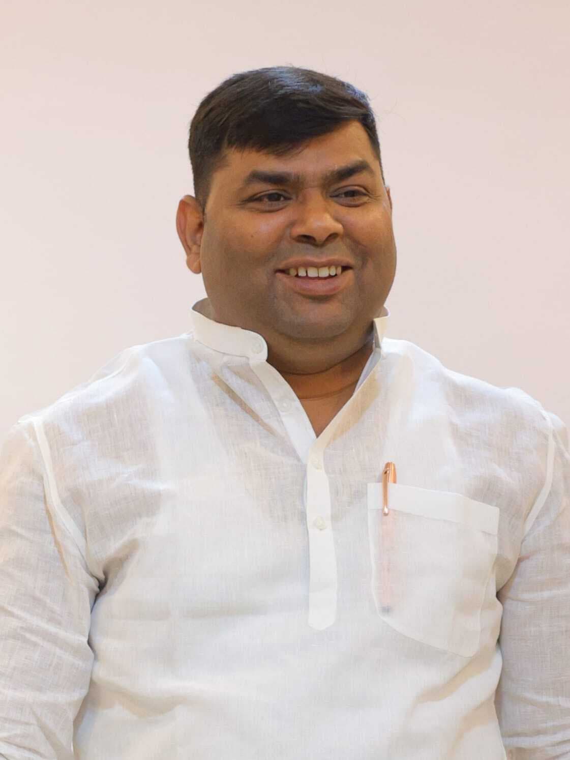 hajipur news. मुकेश रोशन ने नामांकन के लिए समर्थकों को आमंत्रण देना किया शुरू