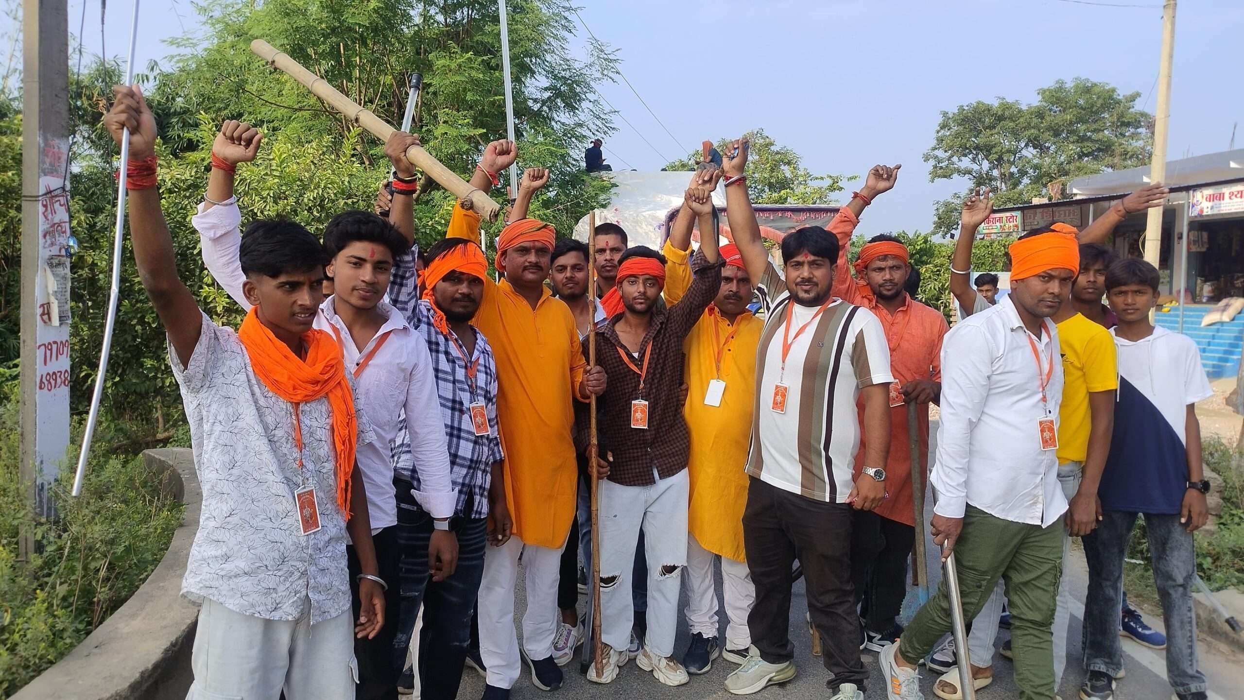 थावे में निकला महावीरी अखाड़े का जुलूस, ग्रामीणों ने दिखाया उत्साह