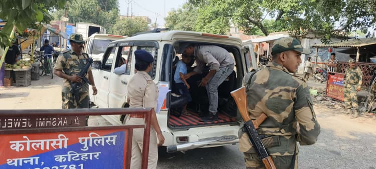 कोलासी पुलिस व  बीएसएफ ने चलाया चेकिंग अभियान