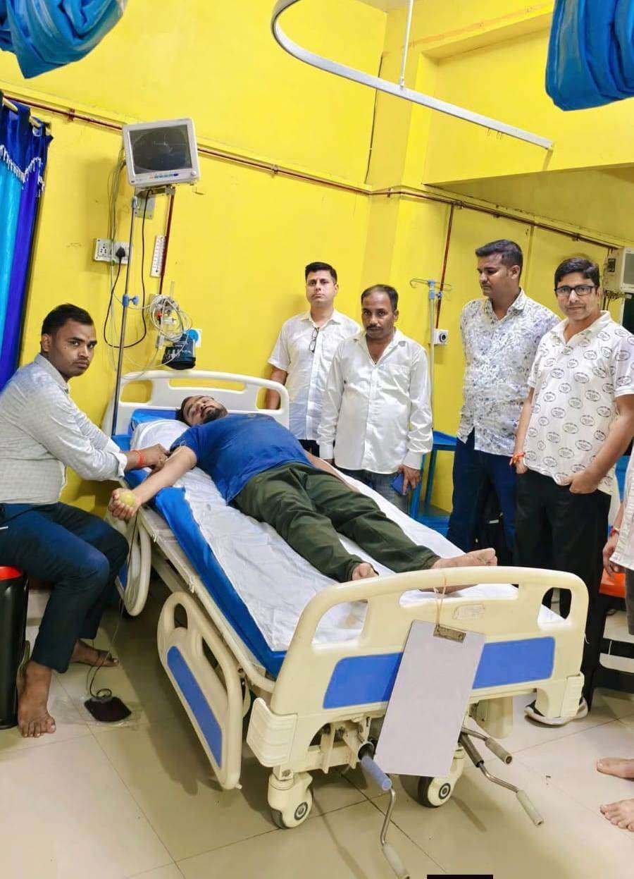 जरूरतमंद  महिला के लिए किया रक्तदान