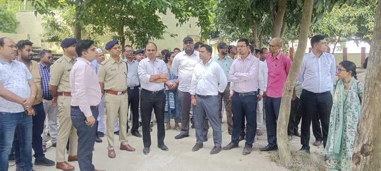 Samastipur News:ईवीएम स्ट्रांग रूम की सुरक्षा व्यवस्था का लिया जायजा