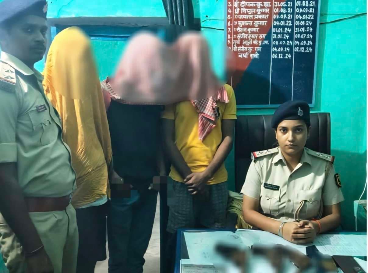 अवैध हथियारों के प्रदर्शन और फायरिंग करने में तीन बदमाश गिरफ्तार