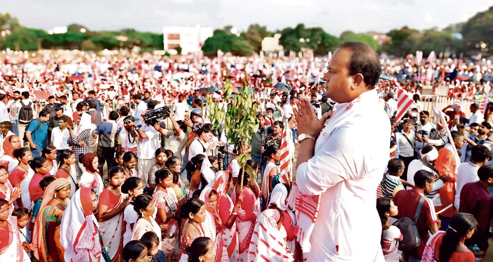 Ranchi news : आदिवासी संगठनों ने निकाली आक्रोश महारैली, कुड़मियों को एसटी में शामिल करने की मांग का किया विरोध