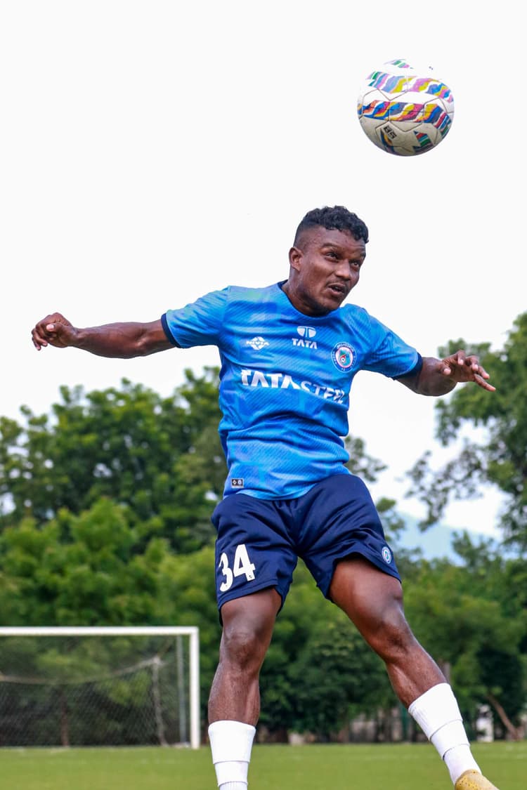jfc extend sameer murmu contract for a year : स्थानीय खिलाड़ी समीर मुर्मू जेएफसी में बरकरार, प्रबंधन ने बढ़ाया अनुबंध