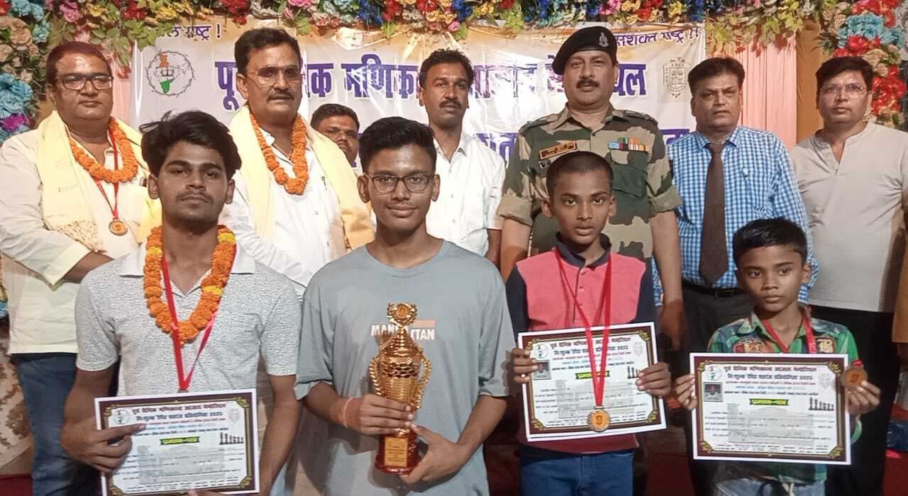 निशुल्क शतरंज प्रतियोगिता संपन्न, 90 खिलाड़ियों ने लिया भाग