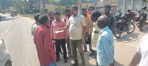 जर्जर मिट्टी की दीवार गिरने से युवक की मौत