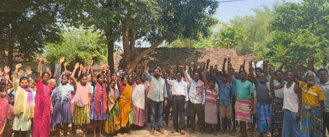 Chaibasa News : दड़मा के ग्रामीणों को तीन माह से नहीं मिल रहा राशन, आक्रोश