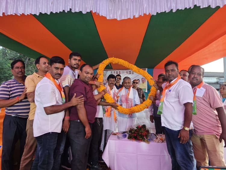 East Singhbhum News : झारखंड को लुटेरों और भ्रष्टाचारियों से मुक्त कराने का समय : बाबूलाल