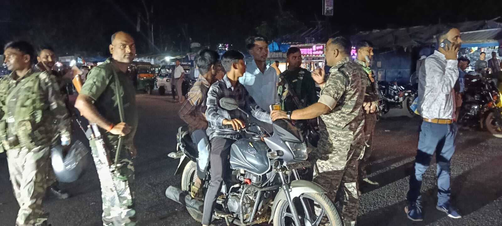 Giridih News :बगोदर पुलिस ने की वाहनों की जांच