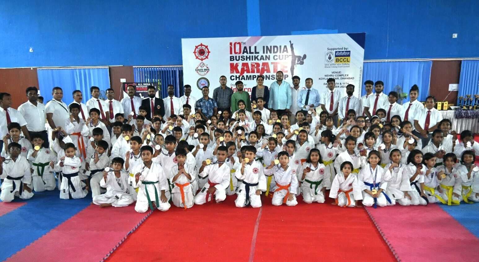 Dhanbad News: बुशिकान कप कराटे चैंपियनशिप में झारखंड ओवरआल विजेता