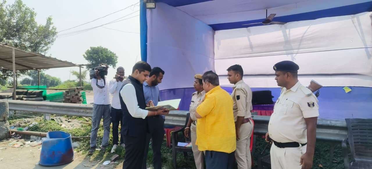 मोहनिया में नामांकन केंद्र व चेकपोस्टों का डीडीसी ने किया निरीक्षण
