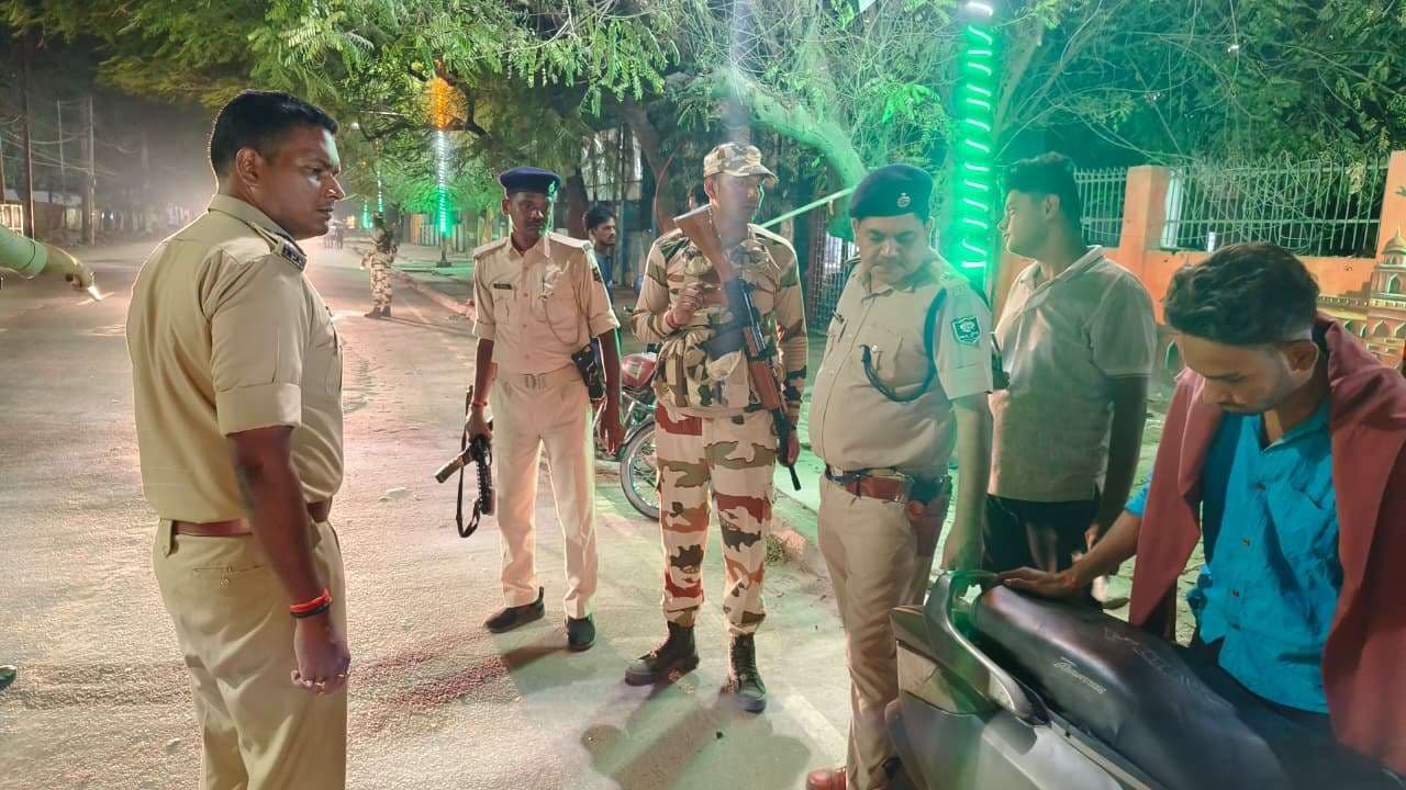 saran news. 117 वाहनों से वसूला गया दो लाख सात हजार रुपये का जुर्माना