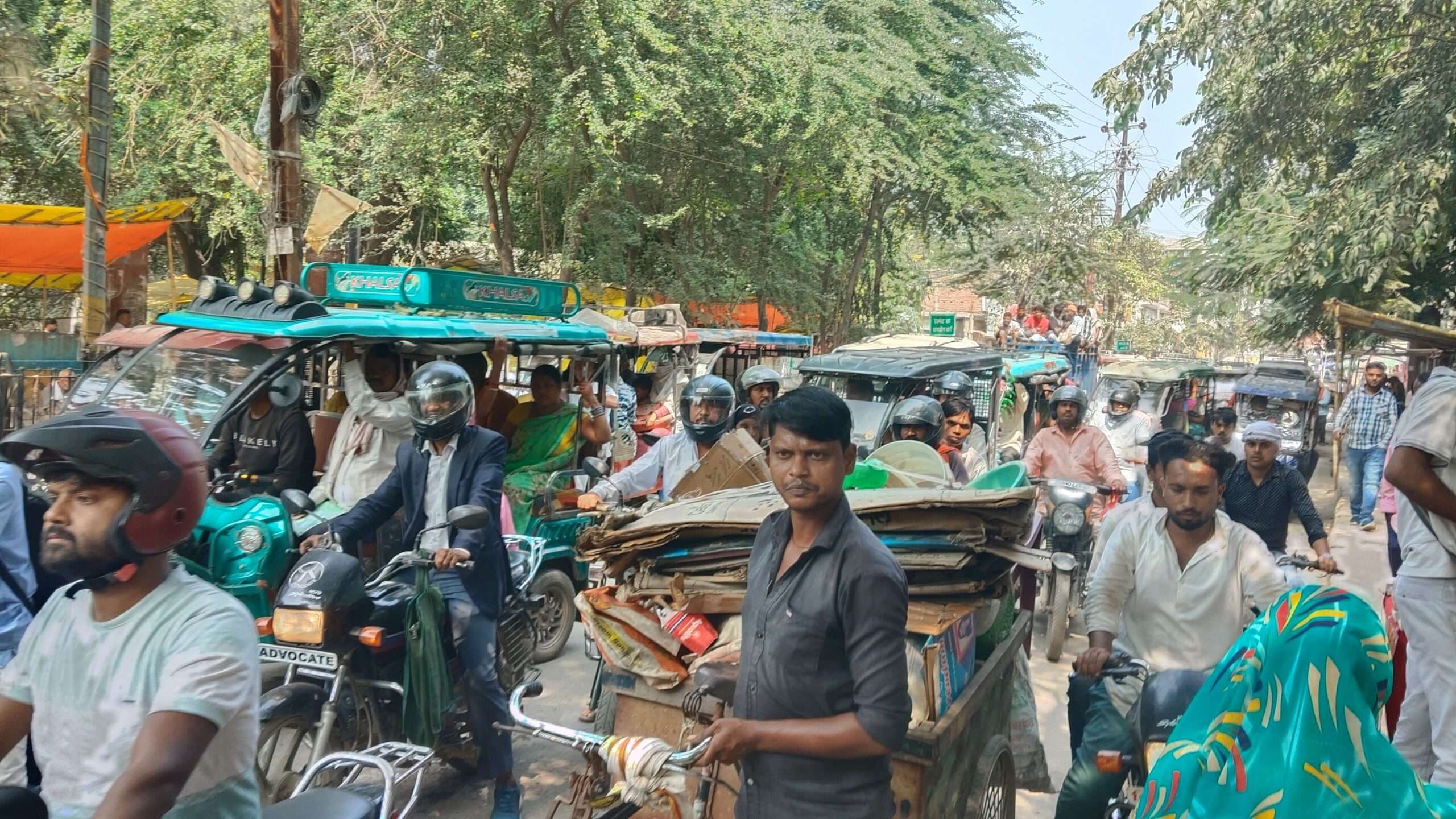 saran news. शहर के कई इलाकों में दिनभर रहा जाम, लोग हुए परेशान