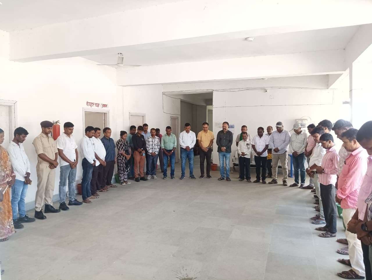 प्रखंड सचिव दिनेश भंडारी के निधन पर शोकसभा