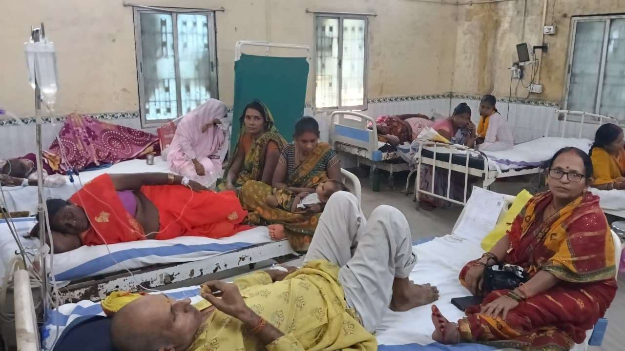 मौसम में बदलाव से बढ़ गयी बीमार लोगों की संख्या, सदर अस्पताल में उमड़ी भीड़