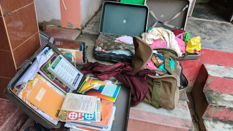 कमरे का ताला तोड़ चोर ले गए जेवरात व नगदी