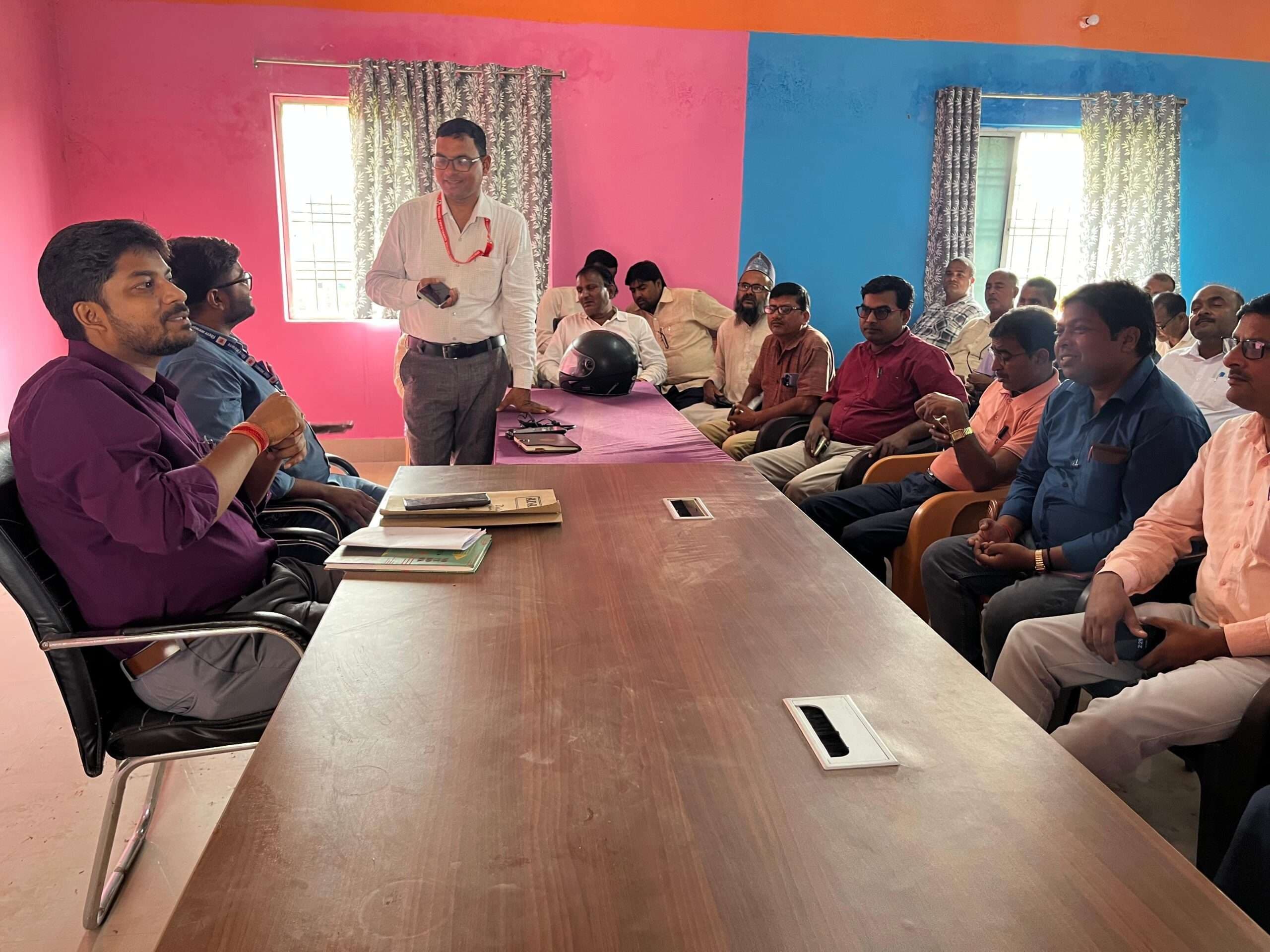 पंचदेवरी में चुनाव कार्यों की समीक्षा को लेकर बीडीओ ने की बैठक