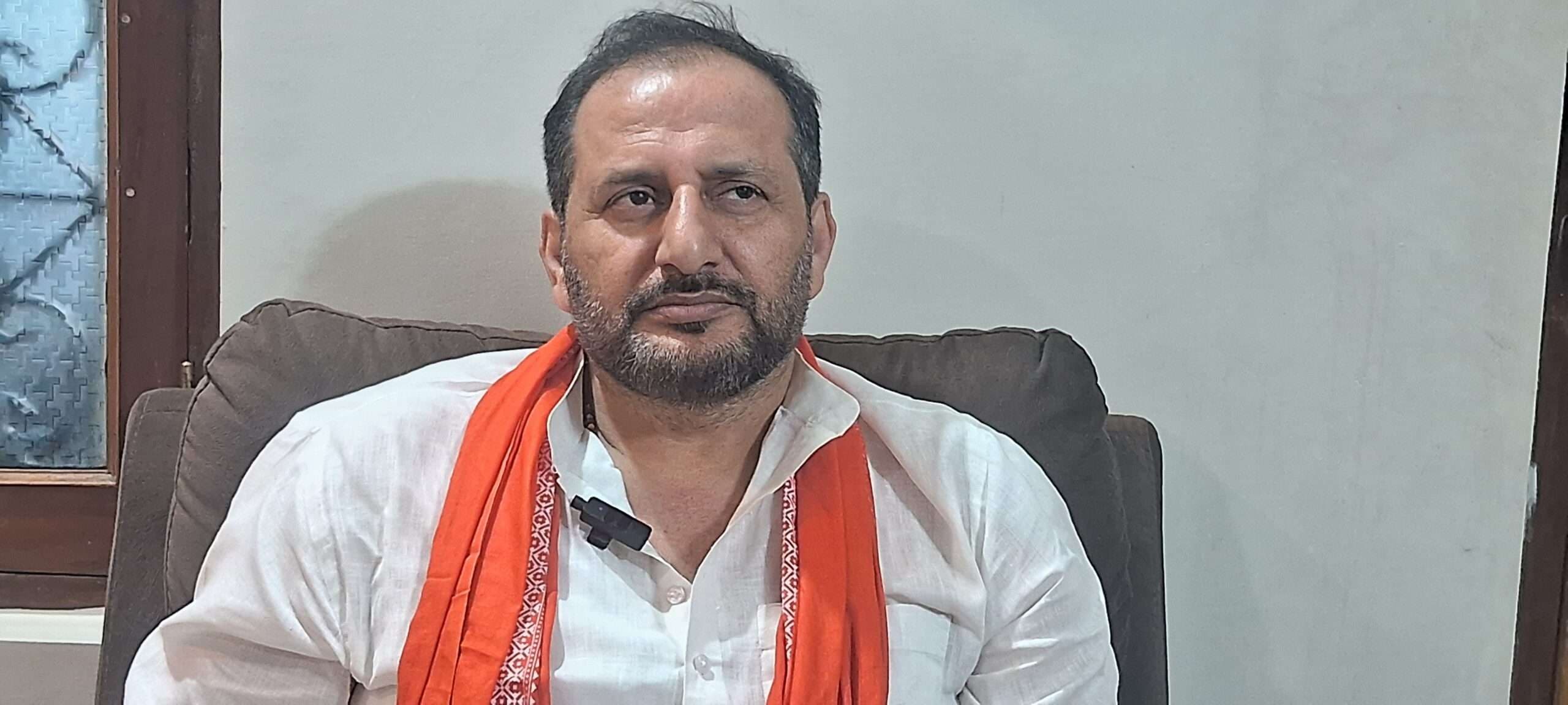 अपराधियों को संरक्षण देने वाले दूसरों पर उठाते हैं सवाल : मंत्री