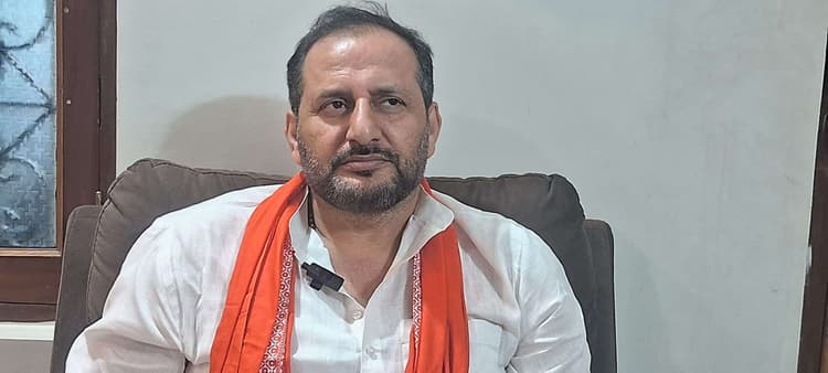 अपराधियों को संरक्षण देने वाले दूसरों पर उठाते हैं सवाल : मंत्री