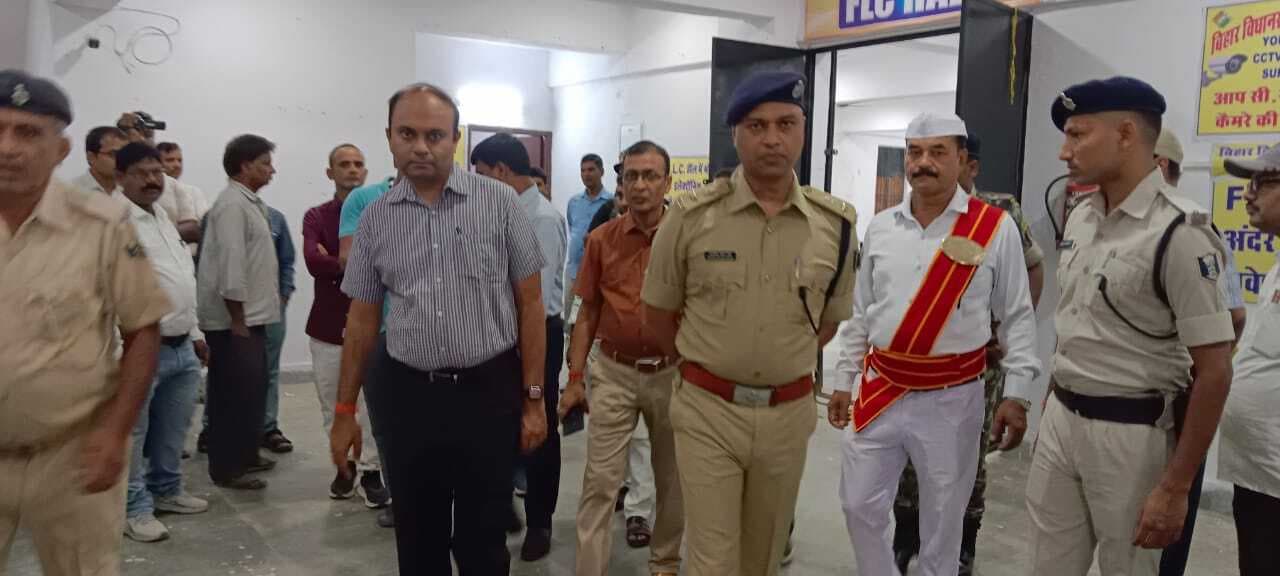 Samastipur News:सभी राजनीतिक दलों की मौजूदगी में हुआ इवीएम विच्छेदकरण