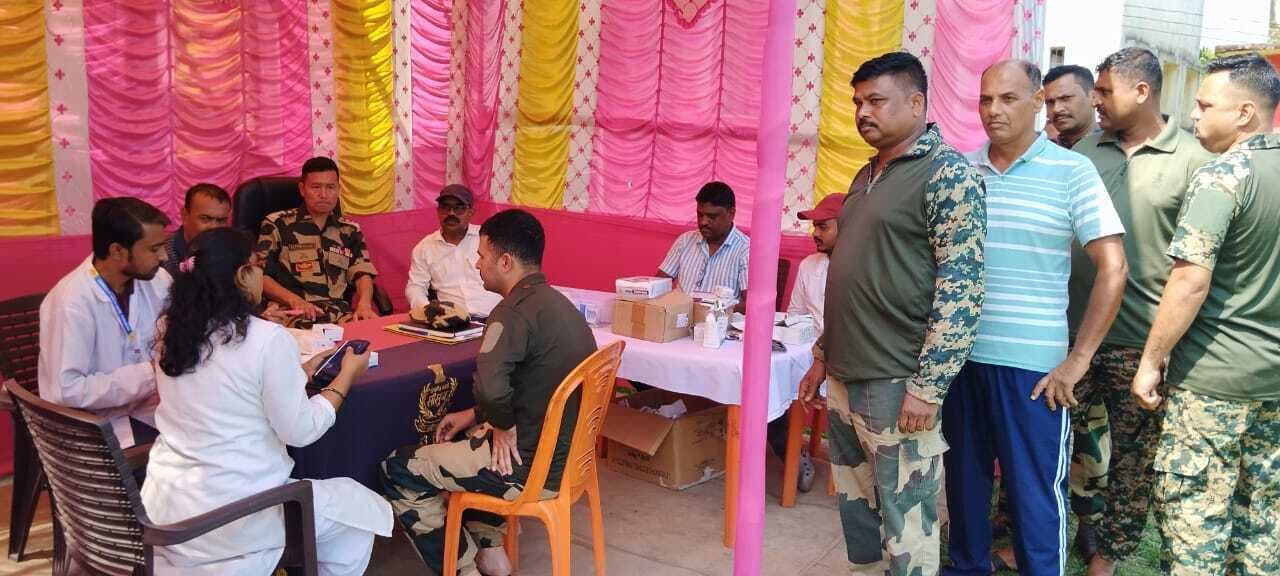 सैप एवं कैफ जवानों के आवासन स्थलों पर फॉगिंग, स्वास्थ्य किट वितरण  संचालित