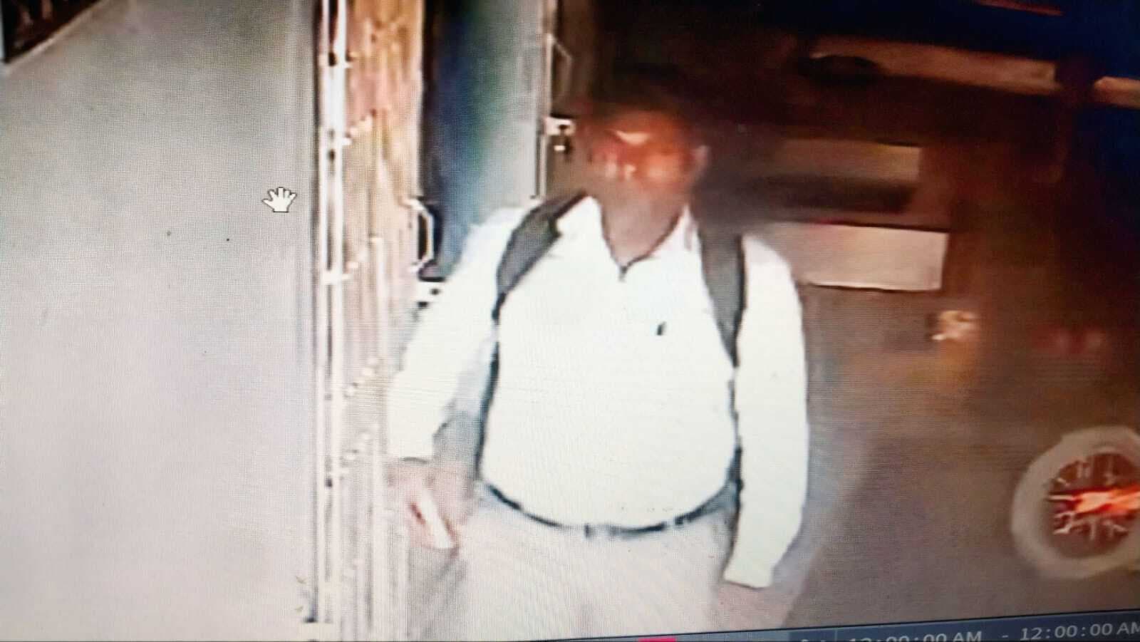 नगर पंचायत की मुख्य पार्षद से 20 ग्राम सोने की चेन की ठगी