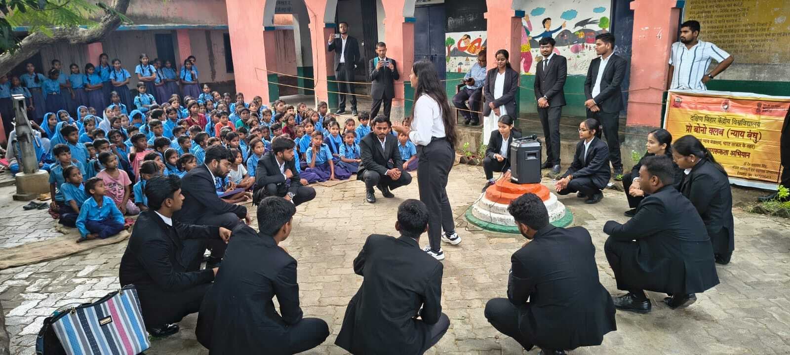 बाल दुर्व्यवहार सुरक्षा पर स्कूल में बच्चों को किया जागरूक