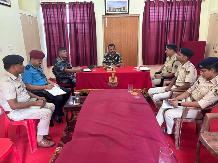 भारत-नेपाल सीमा पर चुनाव की तैयारी, एसएसबी, पुलिस व नेपाल पुलिस ने की संयुक्त बैठक