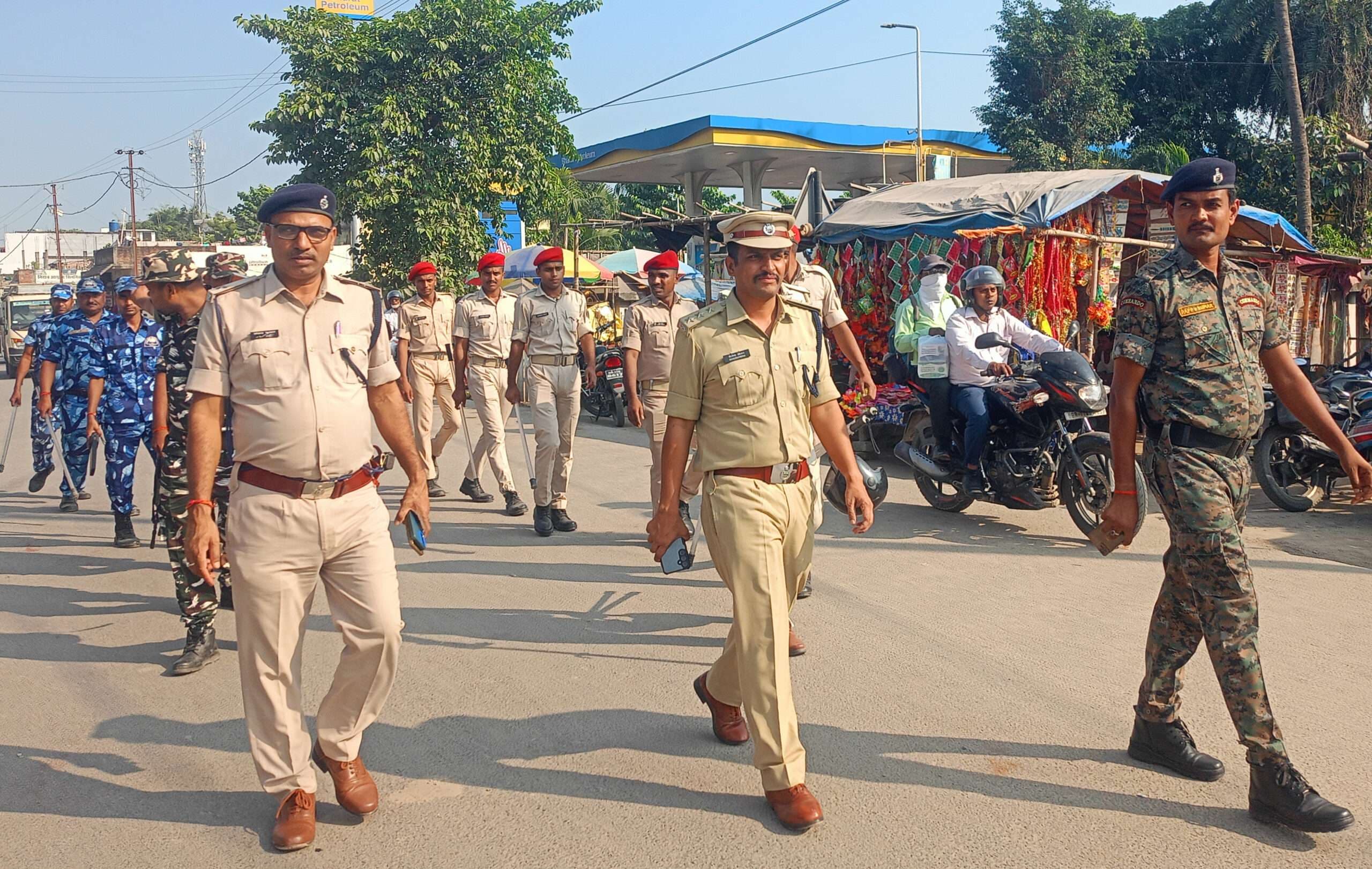 एसडीपीओ के नेतृत्व में फ्लैग मार्च, 25 पर सीसीए का प्रस्ताव