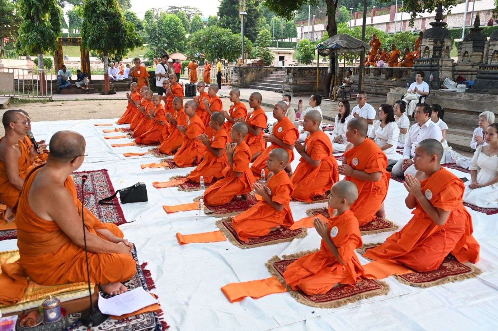 थाइलैंड के 20 किशोर ने महाबोधि मंदिर में ली दीक्षा