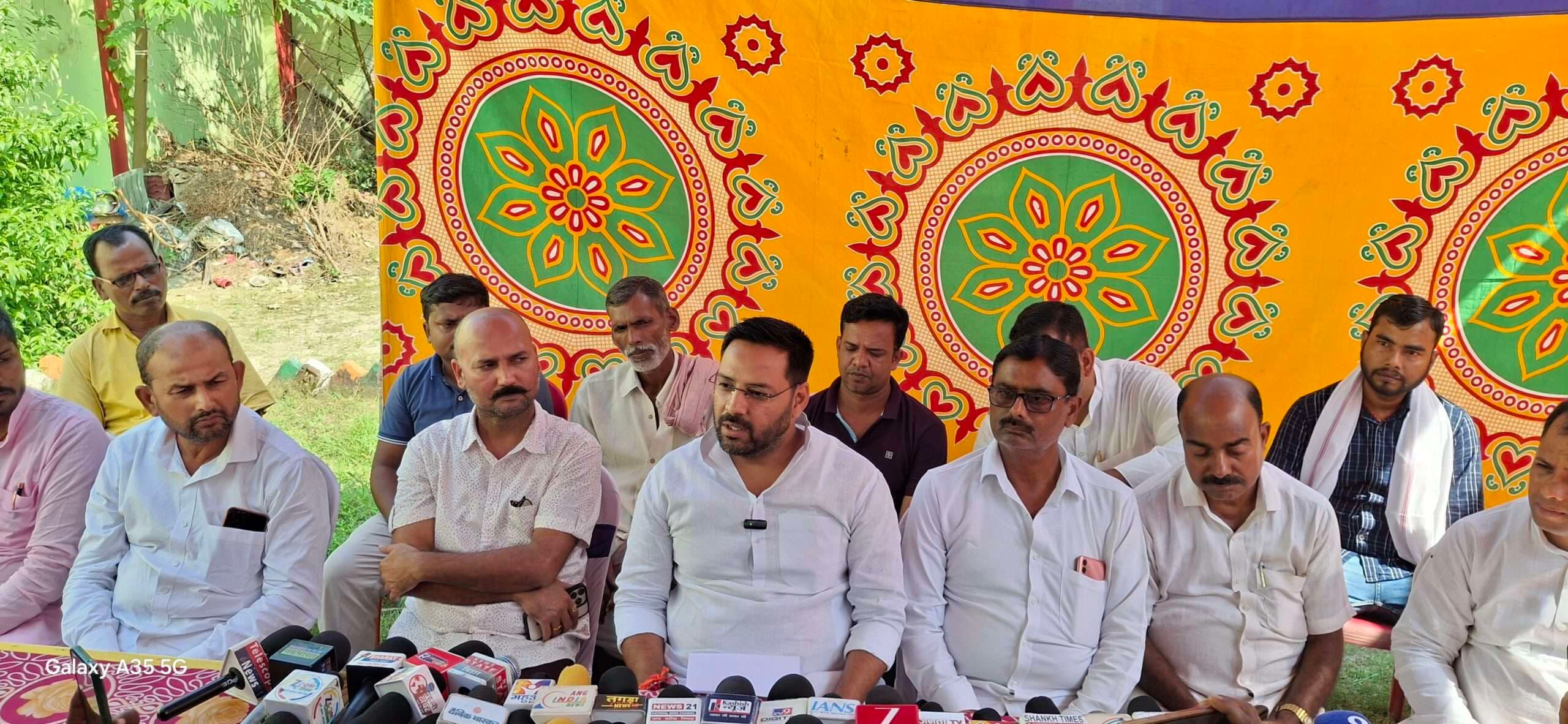 अवसरवादी राजनीति कर रहे पूर्व सांसद : मनीष मंडल