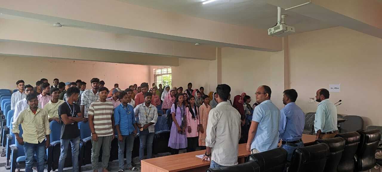 तीनपहाड़ मॉडल कॉलेज में मनाया गया अंतर्राष्ट्रीय आपदा जोखिम न्यूनीकरण दिवस