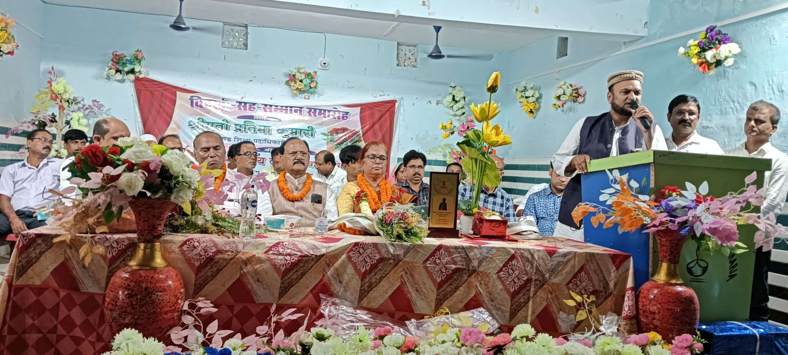 बीईओ को सेवानिवृत्ति पर दी विदाई