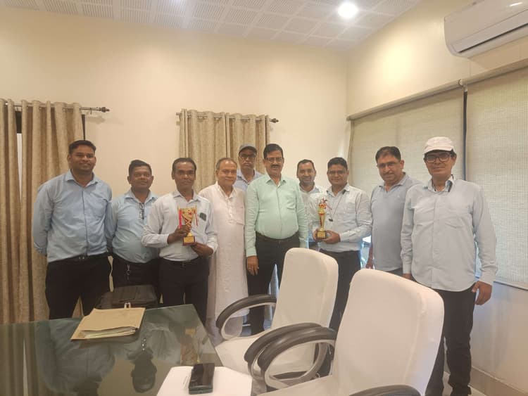 Dhanbad News : स्टेट्यूटरी क्विज में कतरास क्षेत्र प्रथम व रिले में उपविजेता