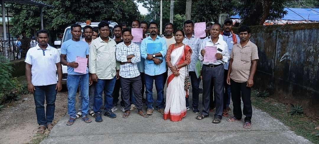 Chaibasa News : ईचा-खरकई बांध निर्माण रोकने के लिये मयूरभंज डीसी को ज्ञापन