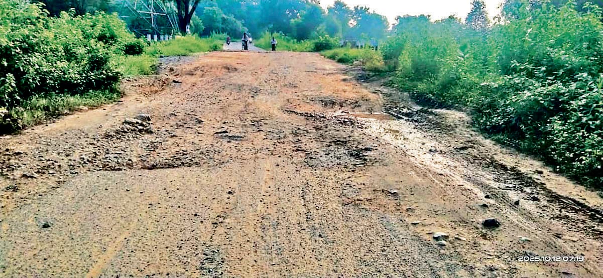 Rourkela News : 1800 मीटर जमीन अधिग्रहण के पेच में फंसी 12.8 करोड़ की आठ किमी सड़क