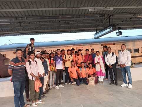 राज्य स्तरीय कबड्डी प्रतियोगिता के लिए गोड्डा की टीम रांची रवाना