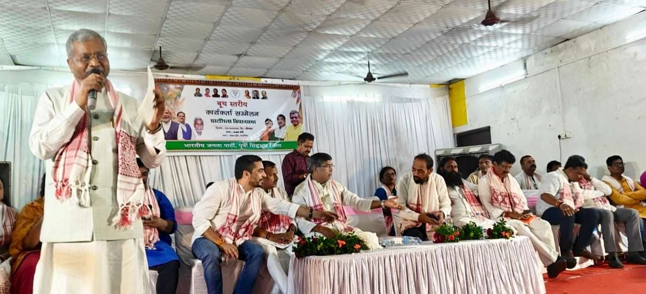East Singhbhum News : पीएम ने आदिवासियों को सम्मान दिया, झारखंड में लूट मची : मरांडी