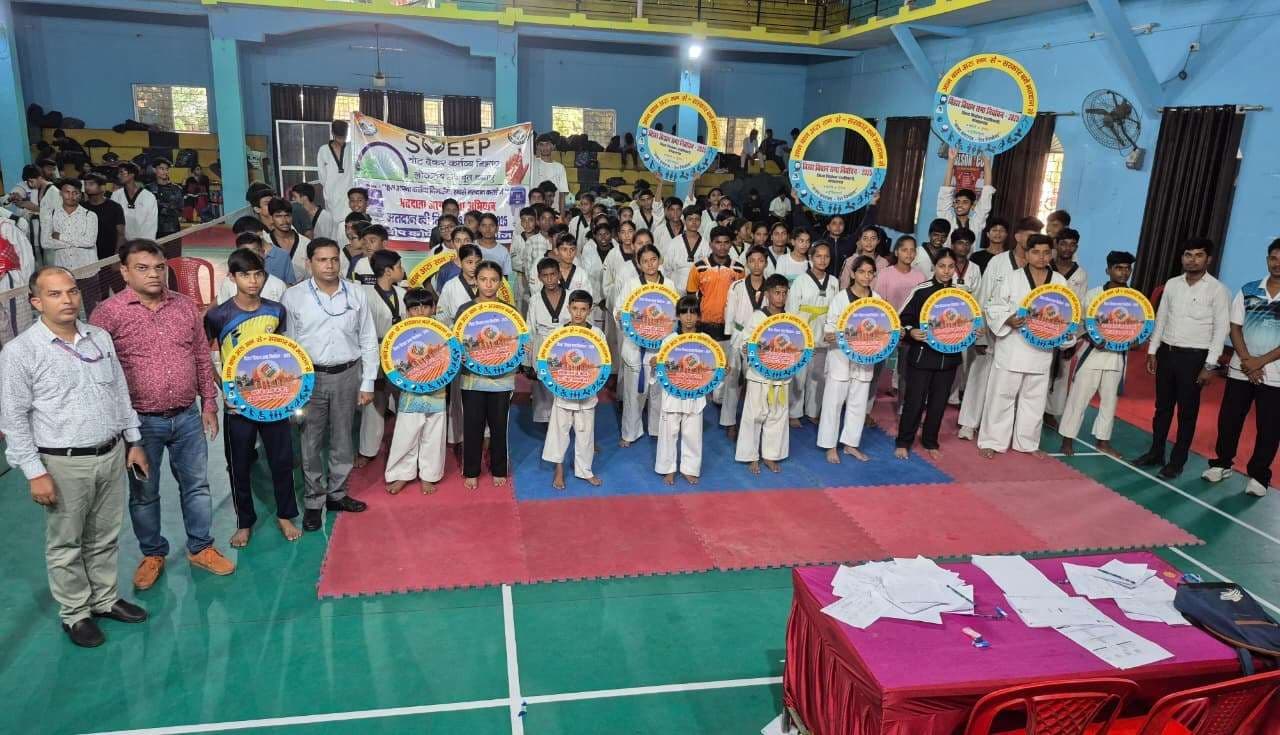 गोपालगंज क्लब में खिलाड़ियों ने लिया मतदान और मतदाता जागरूकता का संकल्प